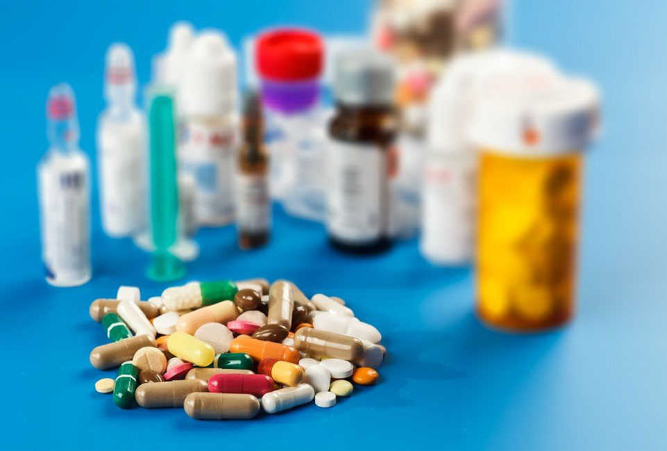 Farmacia en Saltillo: Los 5 Medicamentos Vitales que toda Familia debe tener