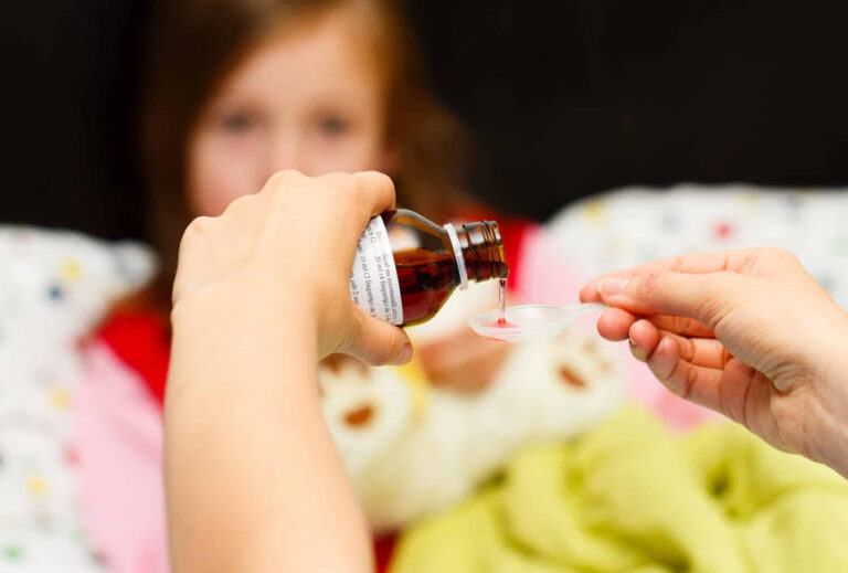 errores al dar medicina a niños